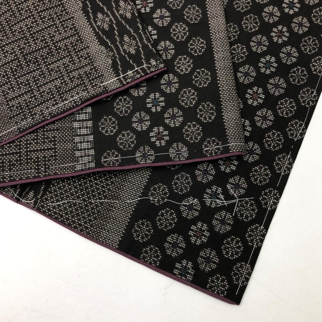 本場大島紬 純泥染 カタス7マルキ 証紙付 縦縞に花模様 K-5627 - メルカリ