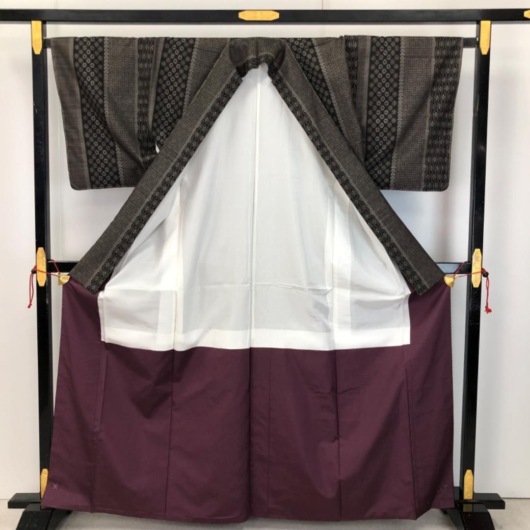 本場大島紬 純泥染 カタス7マルキ 証紙付 縦縞に花模様 K-5627