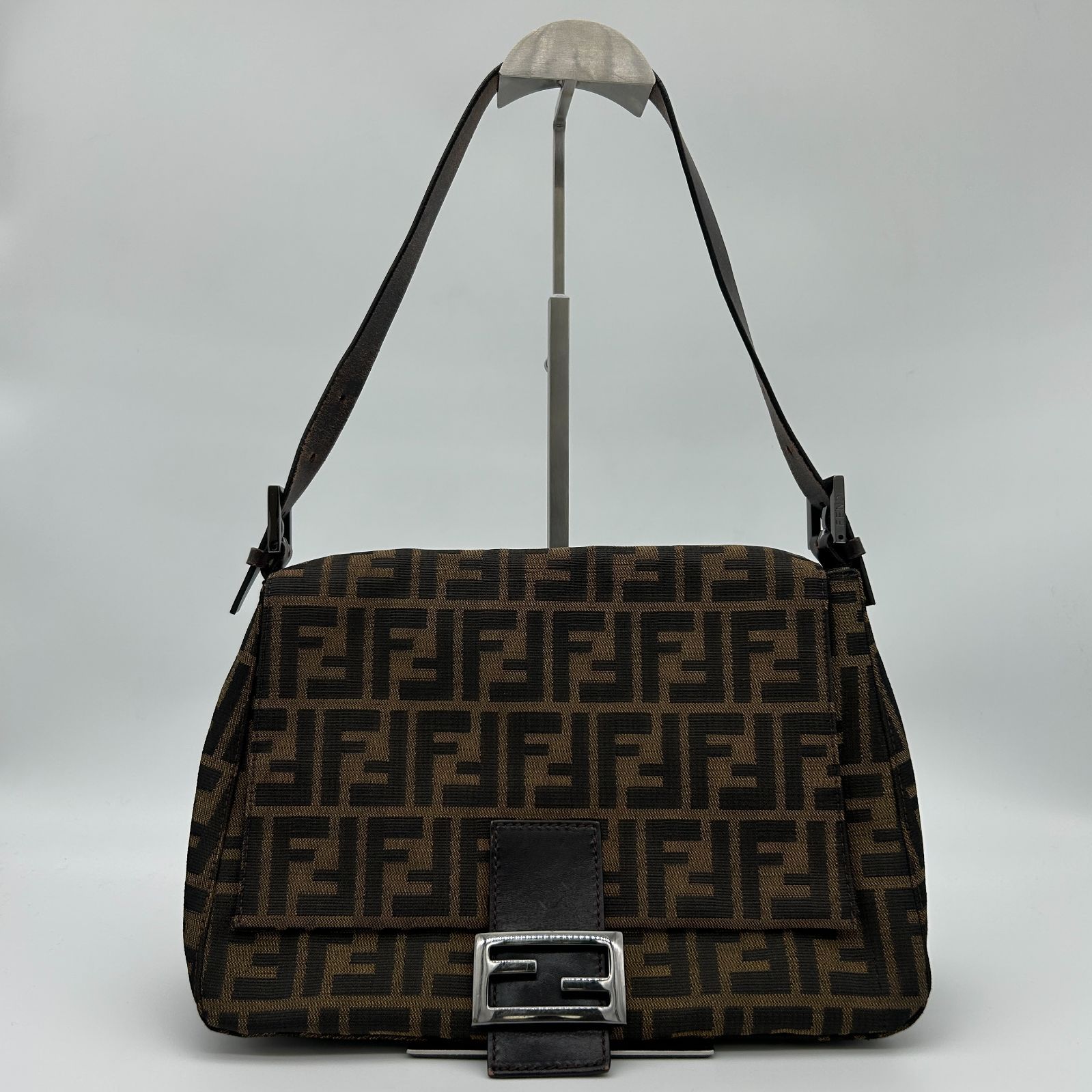 FENDI フェンディ マンマバケット ショルダーバッグ ズッカ柄 ブラウン キャンバス