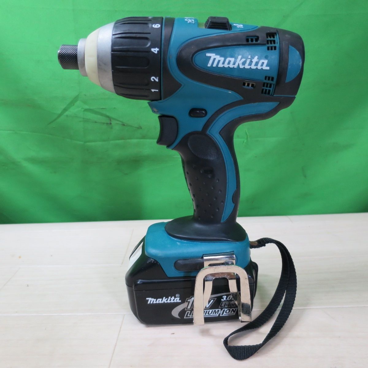 キレイ マキタ 充電式 4モード インパクトドライバ TP 140 D 電動 工具 コードレス 無段変速 正逆転両用 ブレーキ付 18 V makita