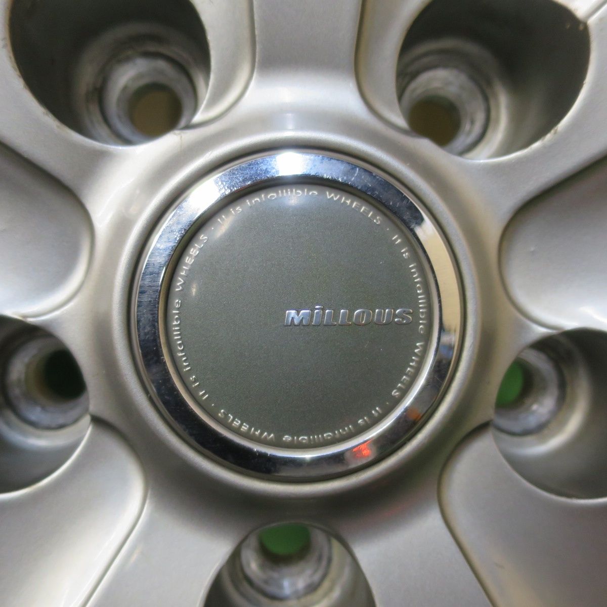  バリ溝 21年 8 5分 スタッドレス 195 65 R 15 ミシュラン X ICE SNOW MiLLOUS KI ミルアス 15インチ PCD 114 3 5 H 5120901イス 15インチ タイヤ ホイールセット