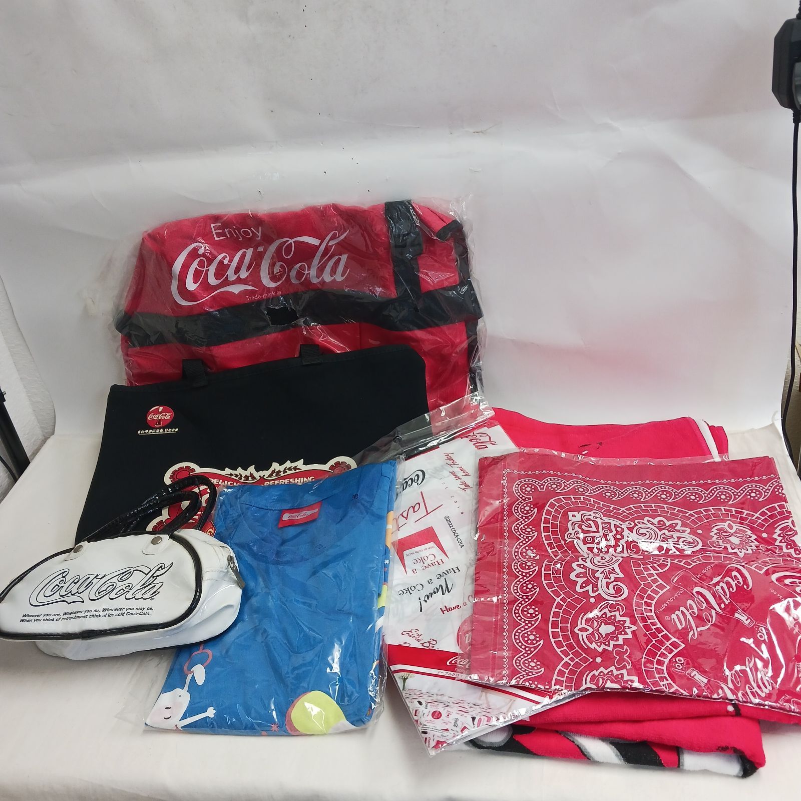 コカコーラグッズ Coca Cola（コカコーラ） キャニスター 缶 2個セット 8.5インチ 丸型