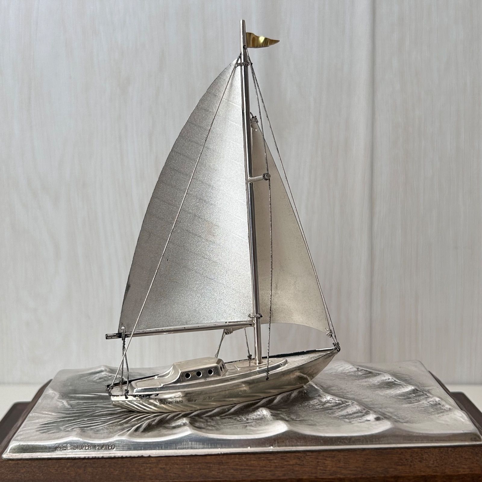 純銀製　スターリングシルバー　ヨット　帆船　置物　インテリア　現状品 ガラス製ヨットの置物 銀製 宝船 置物 ガラス シルバー ヨット 帆船