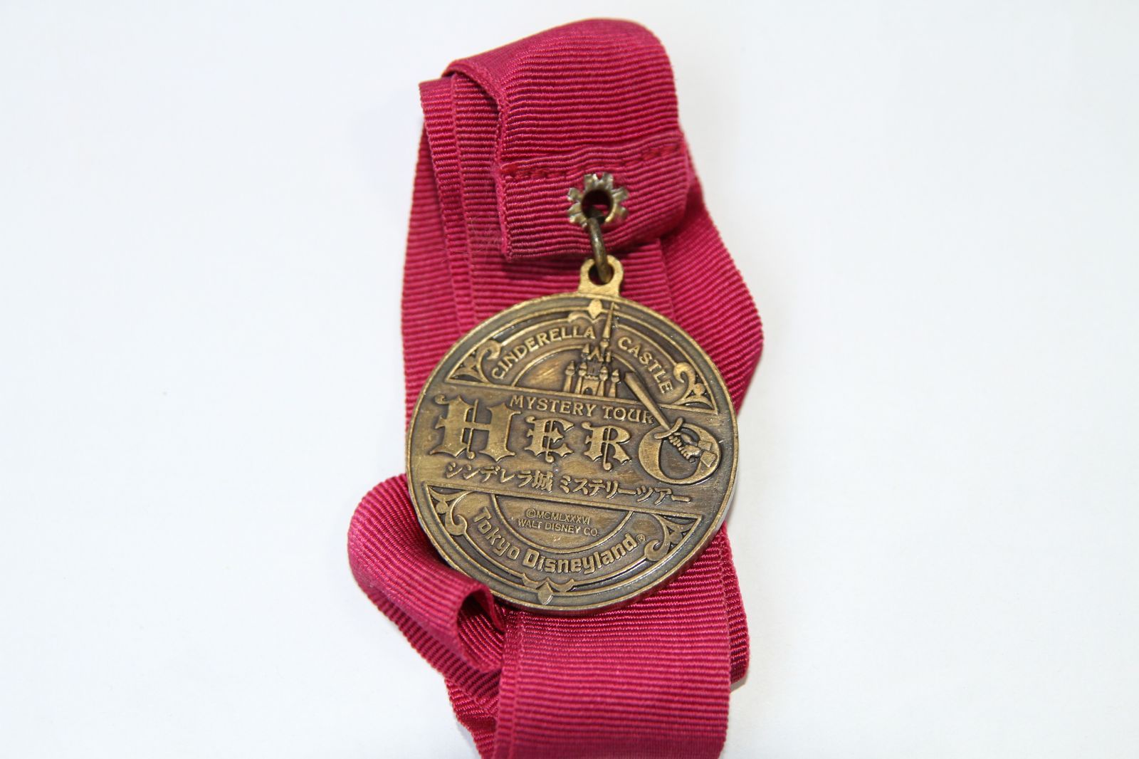 非売品】シンデレラ城ミステリーツアー ヒーローメダル 東京