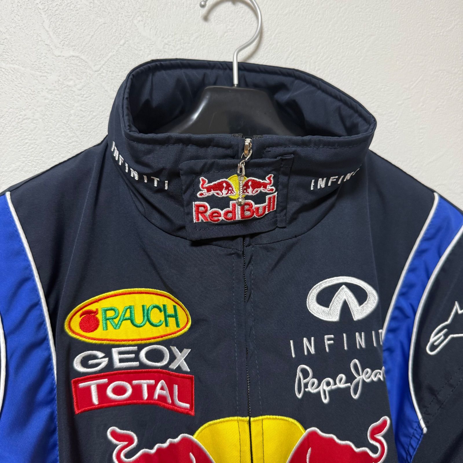 レッドブル レーシング ブルゾン ジャケット ロゴ ワッペン 刺繍