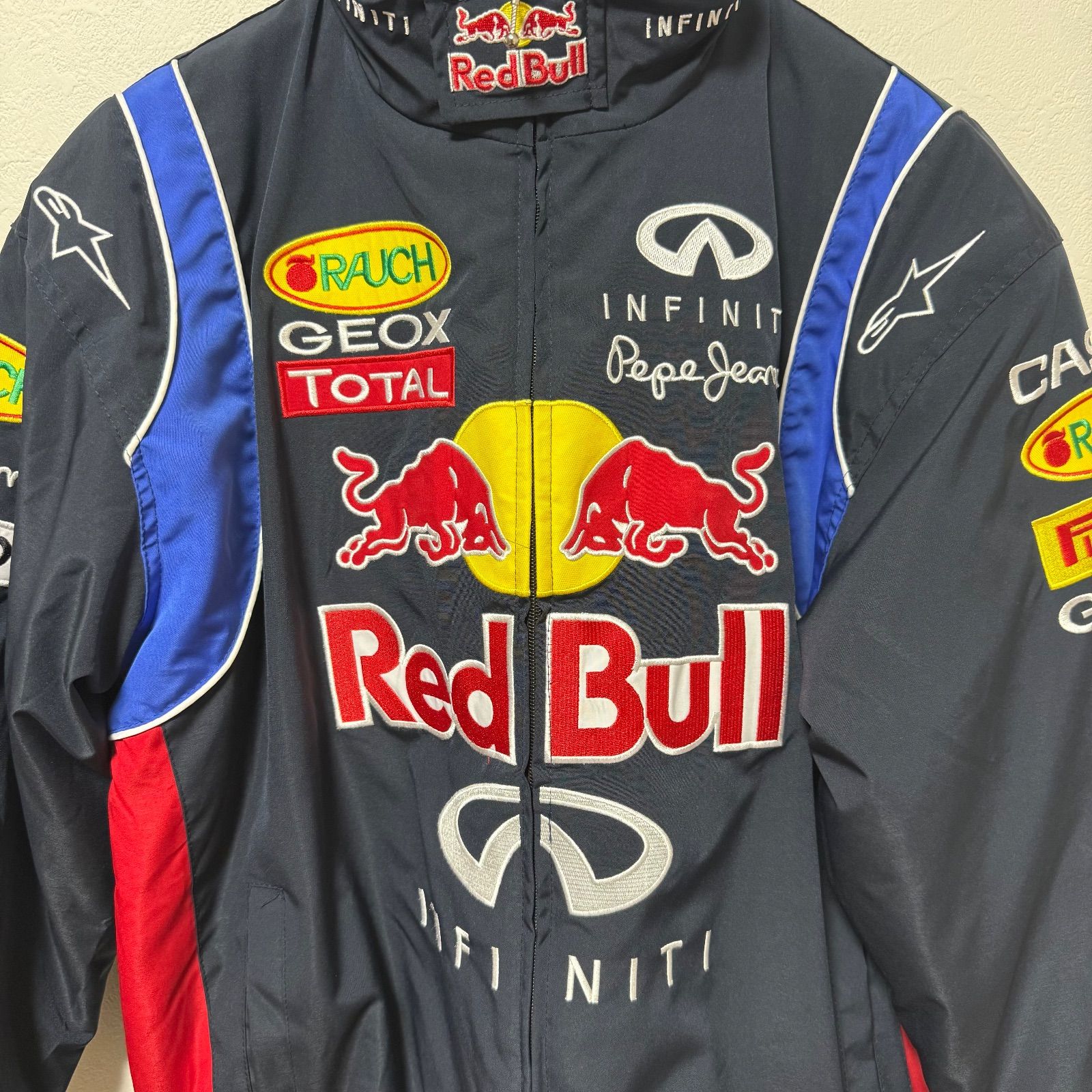 レッドブル レーシング ブルゾン ジャケット ロゴ ワッペン 刺繍