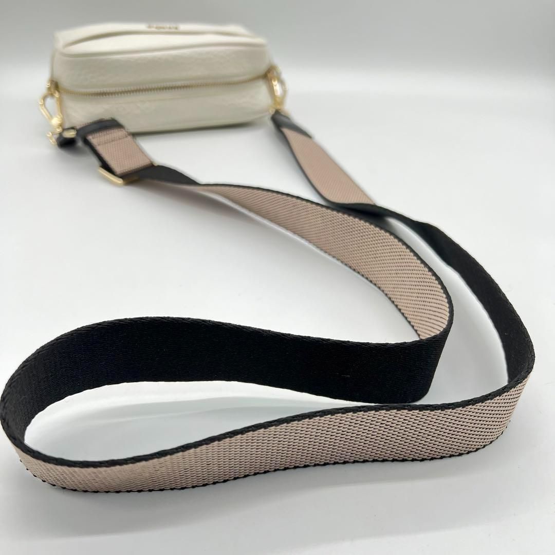 美品】FURLA アヴリル シボ革 クロスボディ ミニバッグ アイボリー