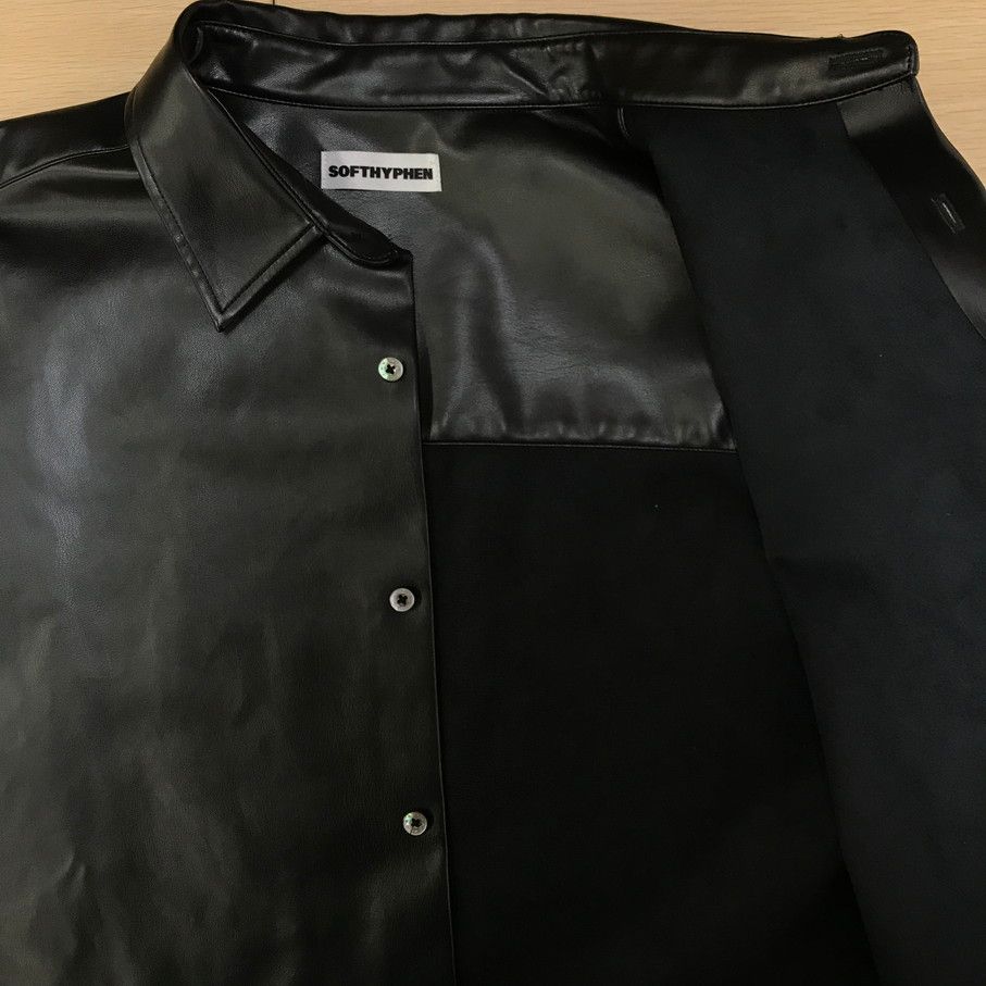 SOFTHYPHEN FAUX LEATHER CROPPED SHIRT (ソフトハイフン フェイク