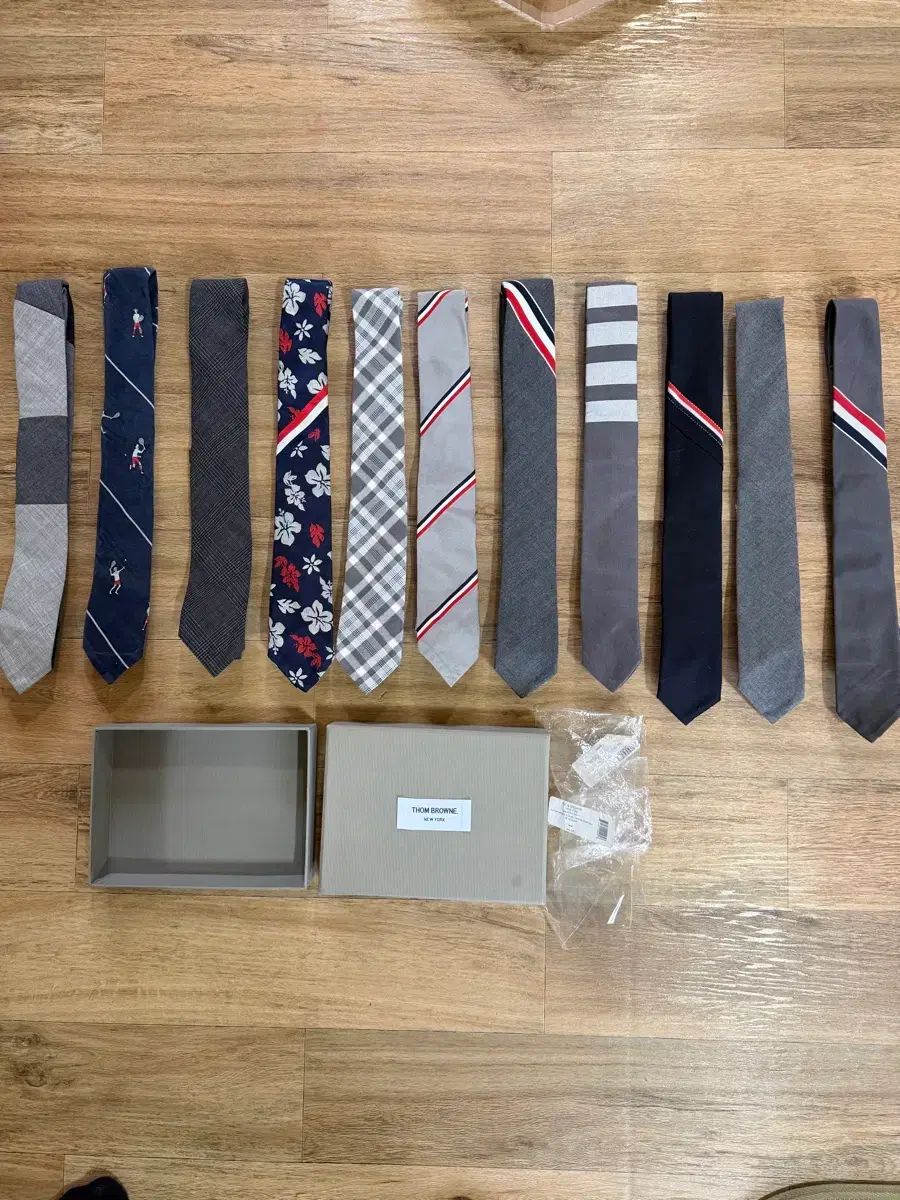 F トムブラウン ネックタイ 斜めボーダー 3本線 シグネチャー バー タイ 含む