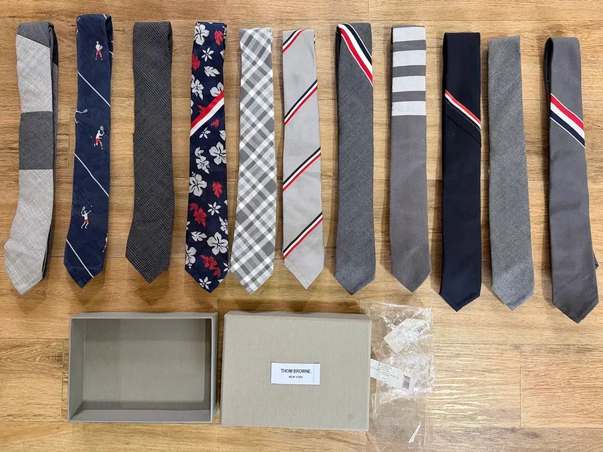 F トムブラウン ネックタイ 斜めボーダー 3本線 シグネチャー バー タイ 含む