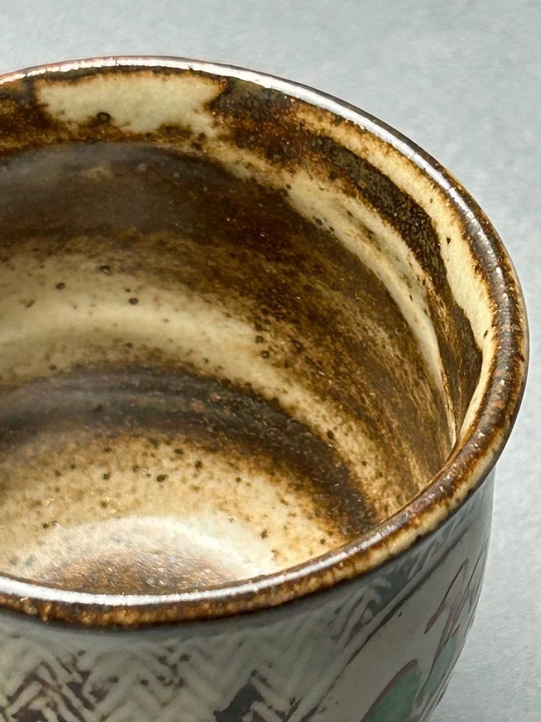 幽玄】益子焼 人間国宝 島岡達三 象嵌赤絵湯呑 共箱 茶道具 ぐい呑み