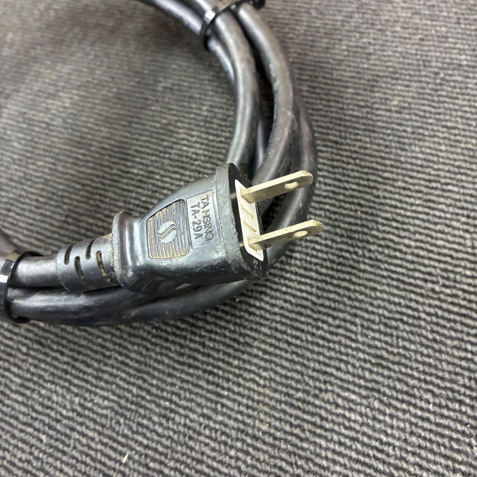  マキタ makita M 504 電気チェンソー カバー一部割れあり チェーンソー 切断工具 切断機