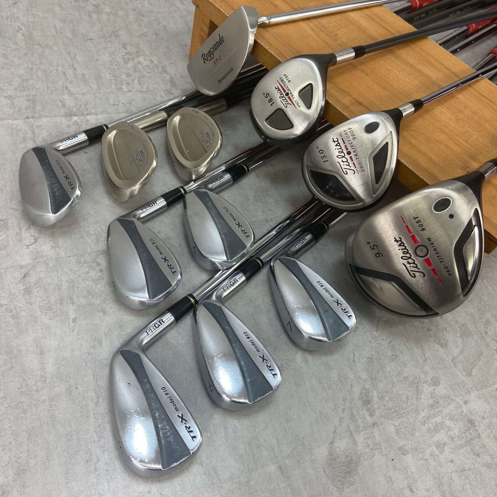 プロギアメンズクラブセット・タイトリストボーケイ52°・56° キャディバック付 タイトリスト プロギア メンズゴルフ クラブセット 12本 右利き用