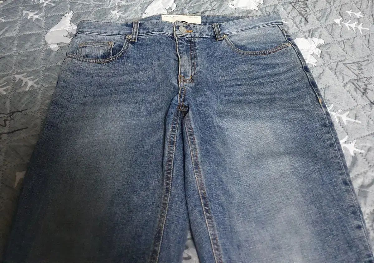 FATALISM グレーッシュ ブルー クロップド カッティング デニムパンツ (34)