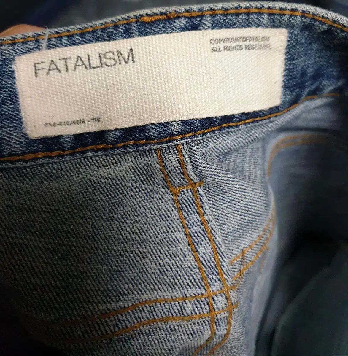 FATALISM グレーッシュ ブルー クロップド カッティング デニムパンツ (34)