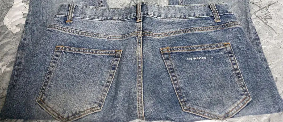 FATALISM グレーッシュ ブルー クロップド カッティング デニムパンツ (34)