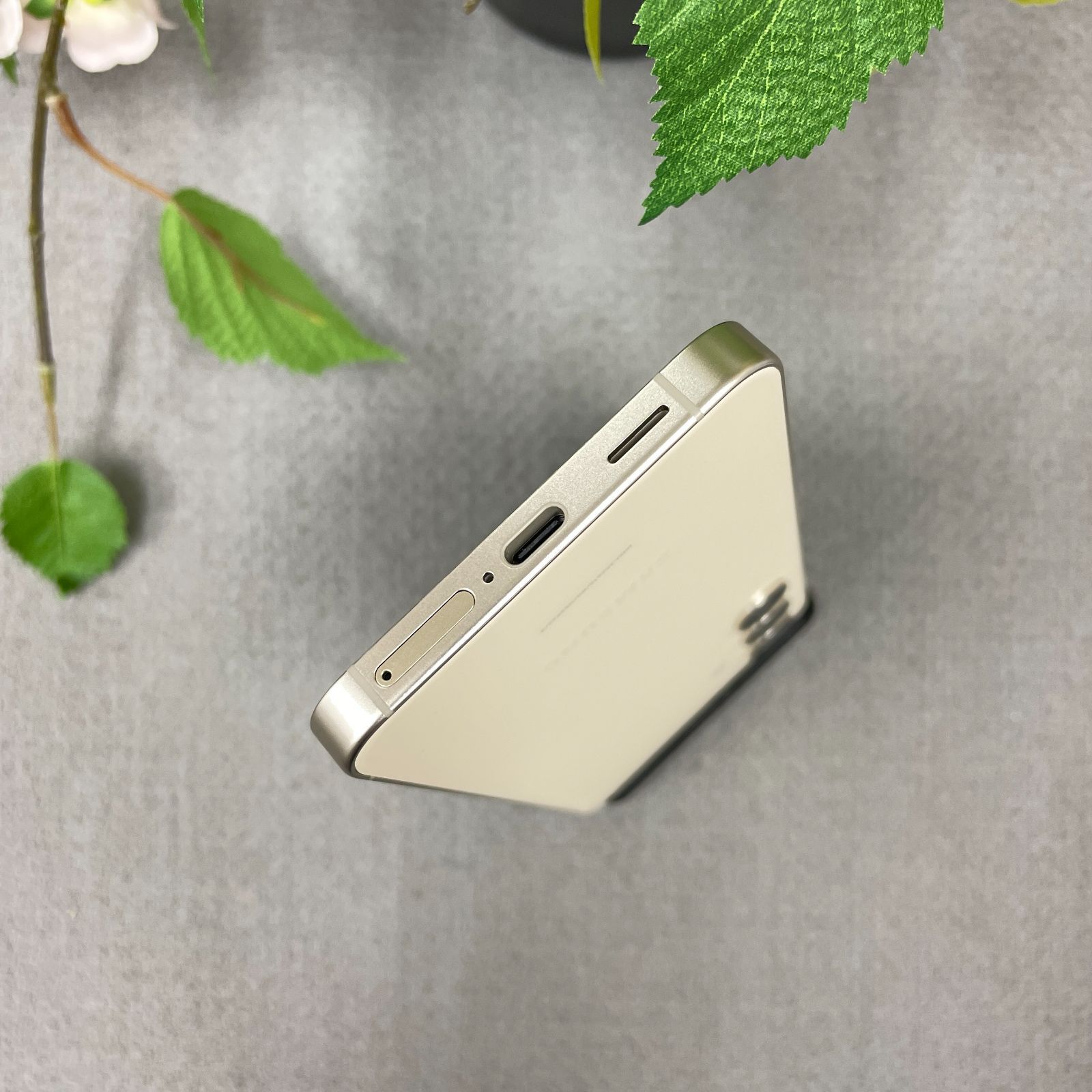 新品同様 Samsung Galaxy S24 イエロー 256GB 国内SIMフリー 送料無料