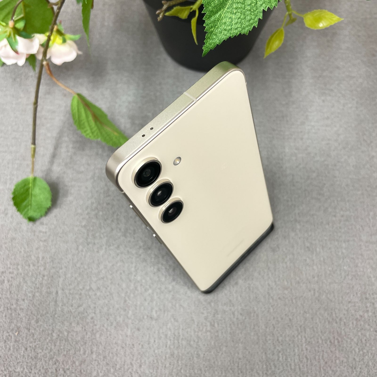 新品同様 Samsung Galaxy S24 イエロー 256GB 国内SIMフリー 送料無料