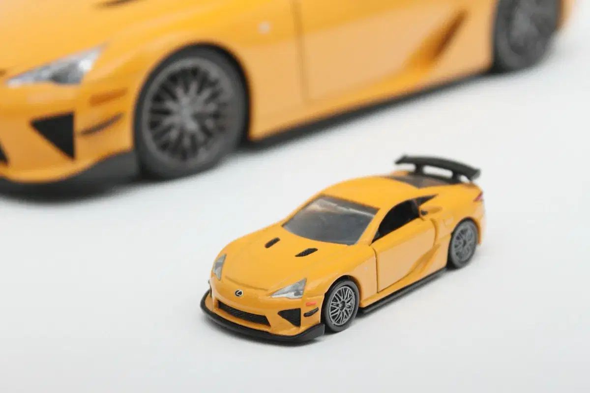 オートアート シグネチャー 1:18 レクサス LFA ニュルブルクリング