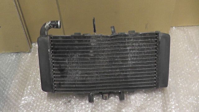 CB 400 SF K NC 39 1801 xxx の ラジエター