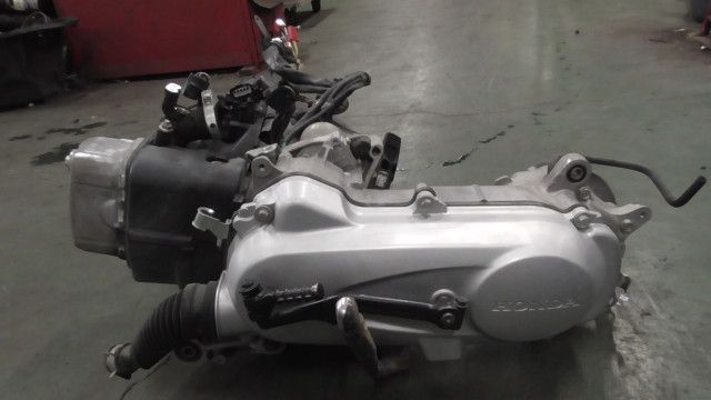 ディオ FI AF 68 1400 xxx の エンジン