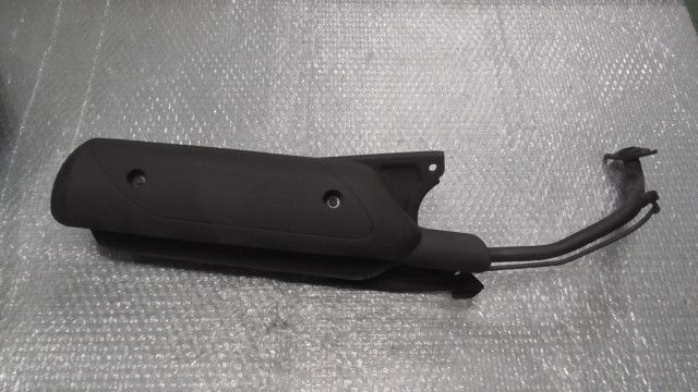 ディオ FI AF 68 1400 xxx の マフラー