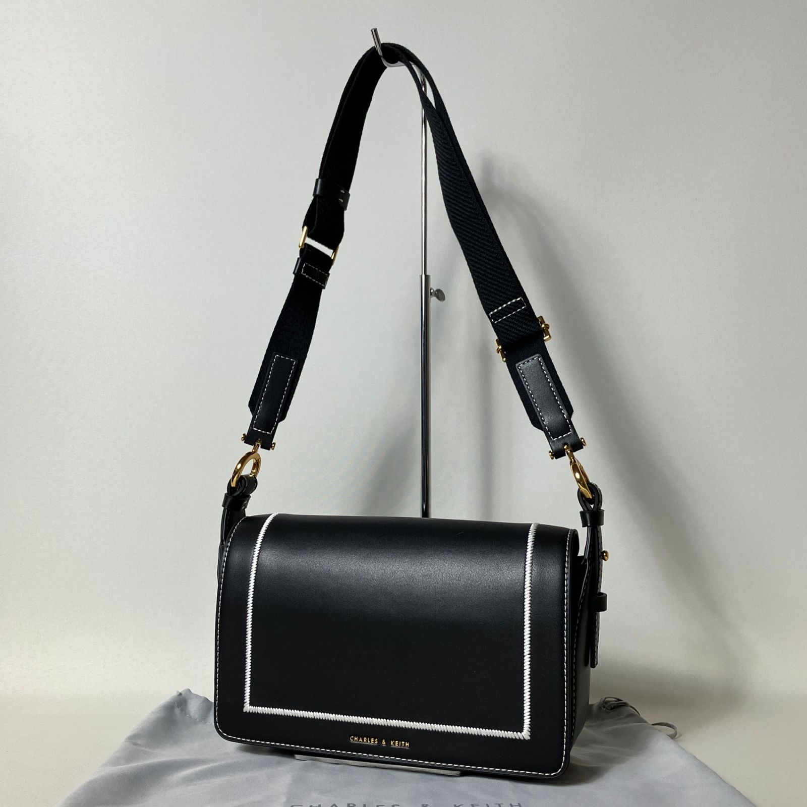 2511-281｜極美品｜チャールズアンドキース ショルダーバッグ ブラック