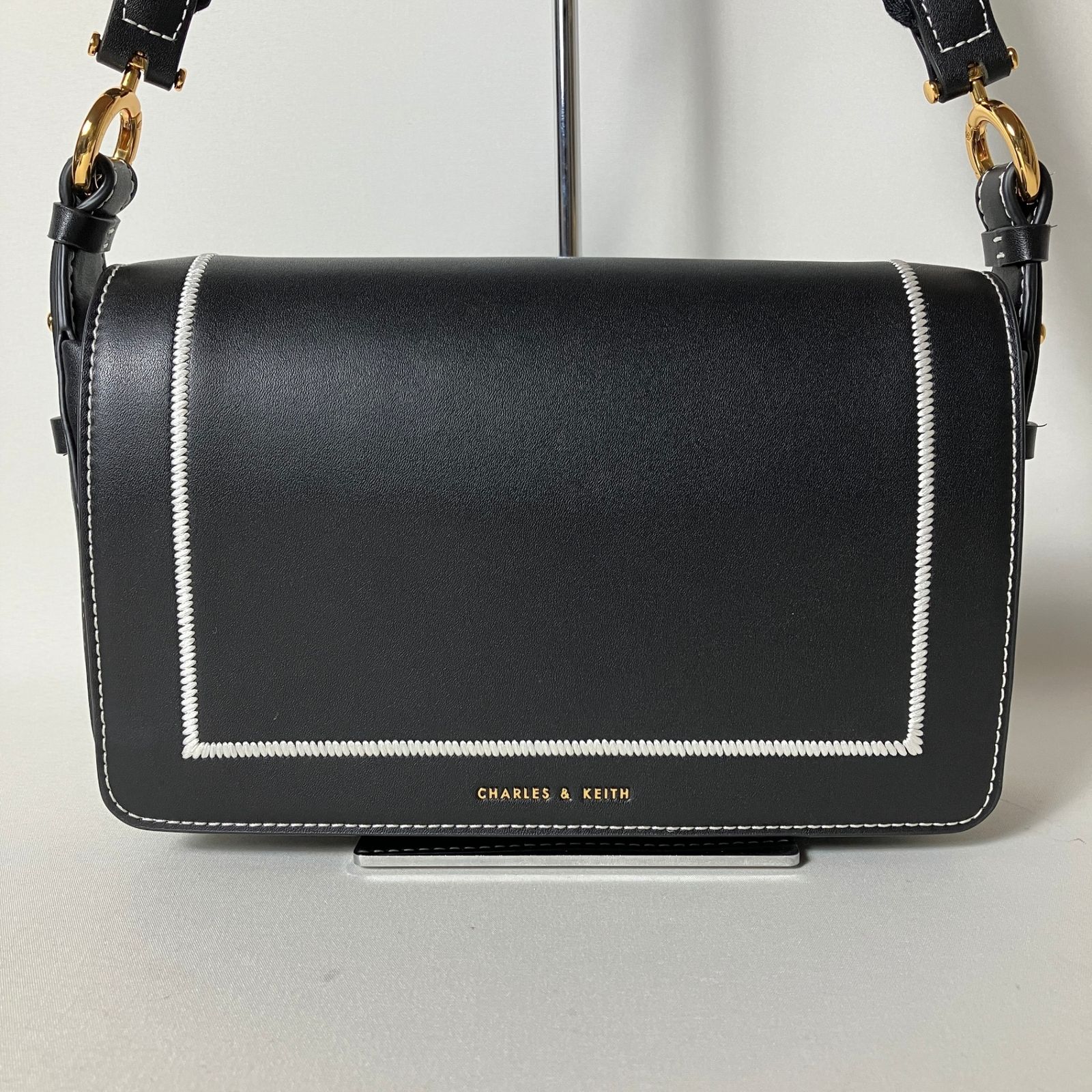 2511-281｜極美品｜チャールズアンドキース ショルダーバッグ ブラック 