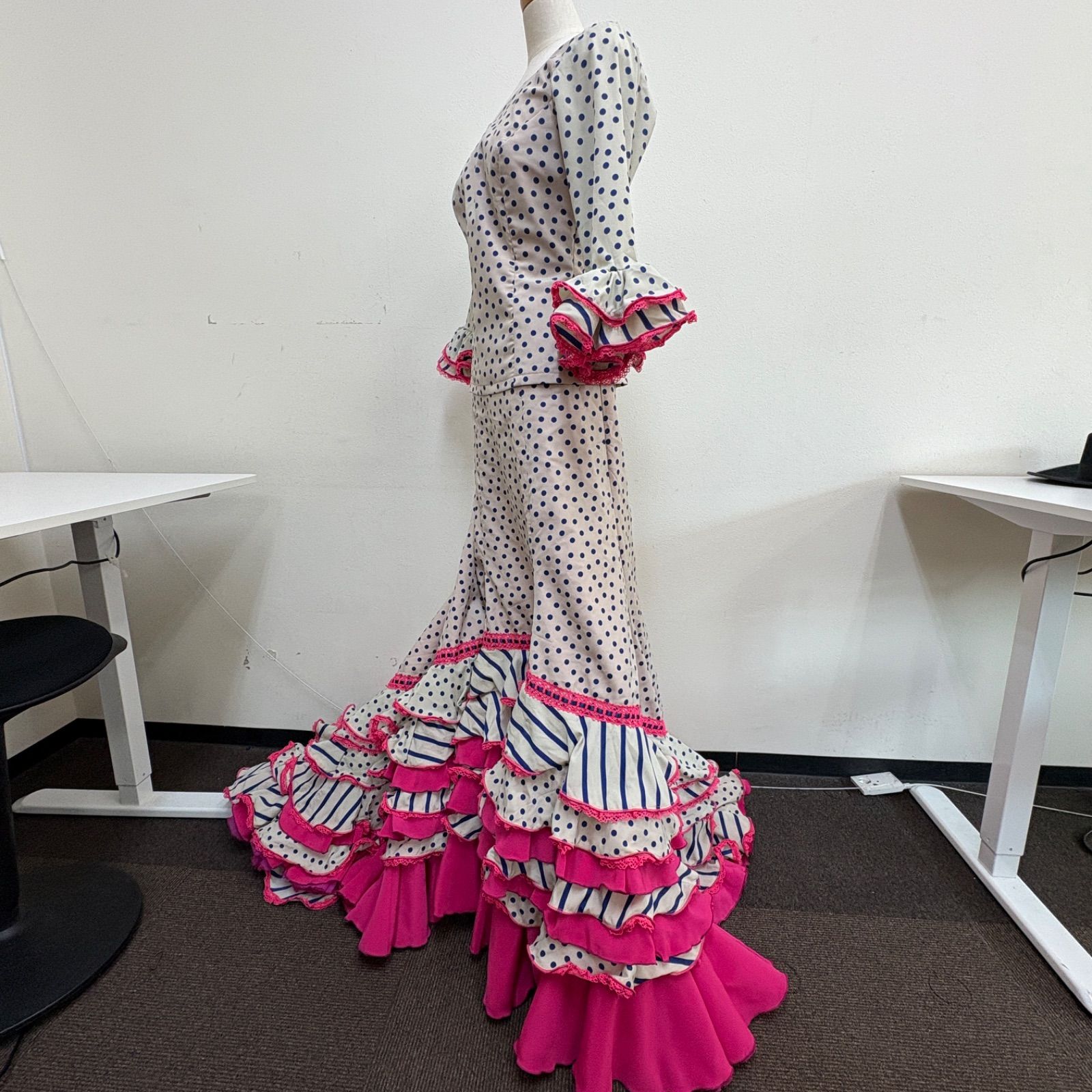 CANELA PURA フラメンコ衣装 ツーピース ブラウス フリル ファルダ ホワイト ピンク ドット ストライプ