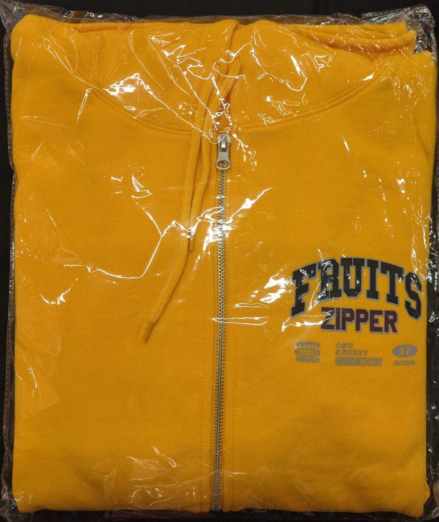 FRUITS ZIPPER 鎮西寿々歌 OSHI API Zip-up hoodie