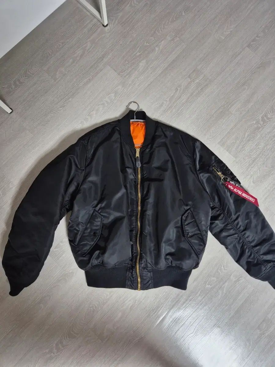 アルファインダストリーズ ブラック MA-1 XL