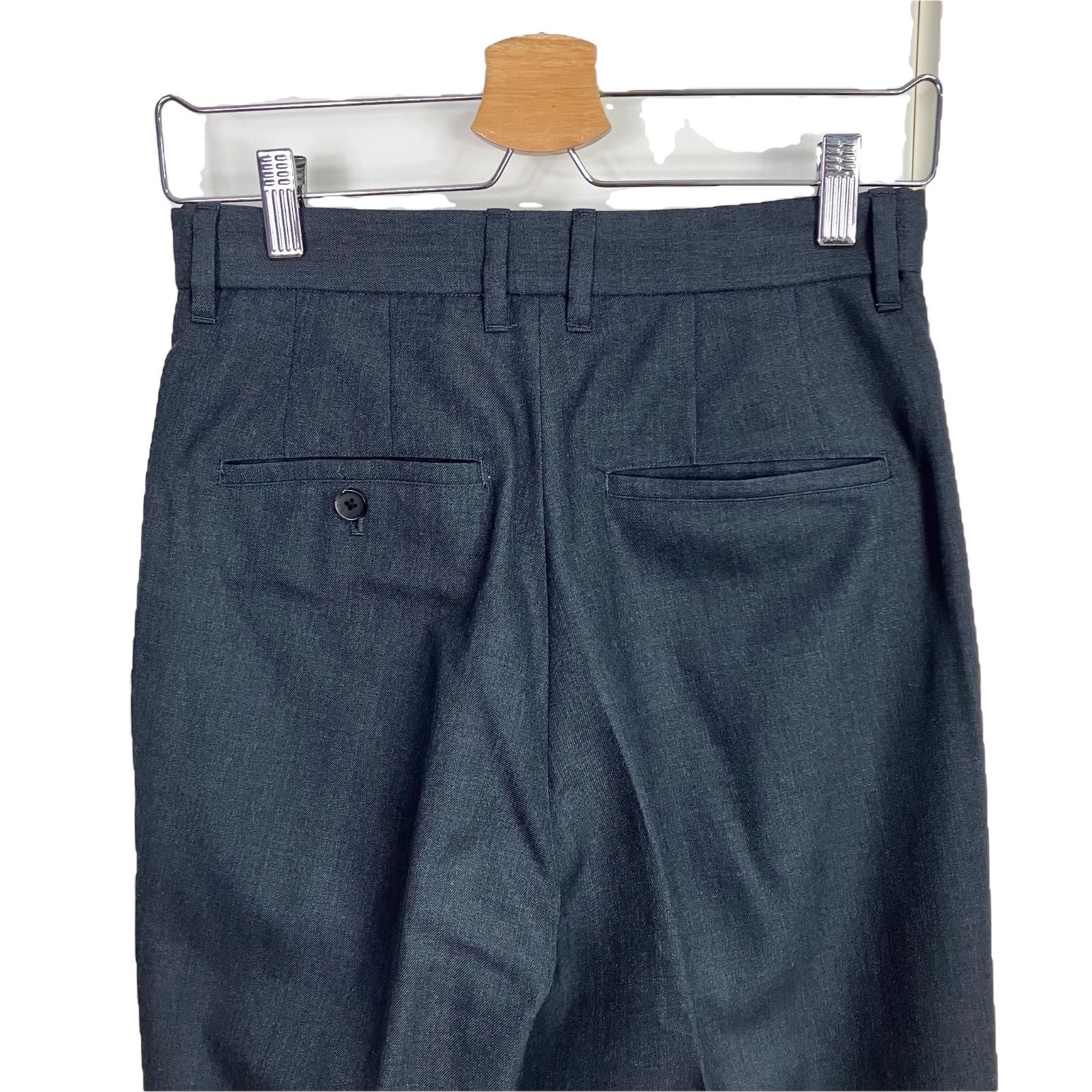 テーパードパンツ 1