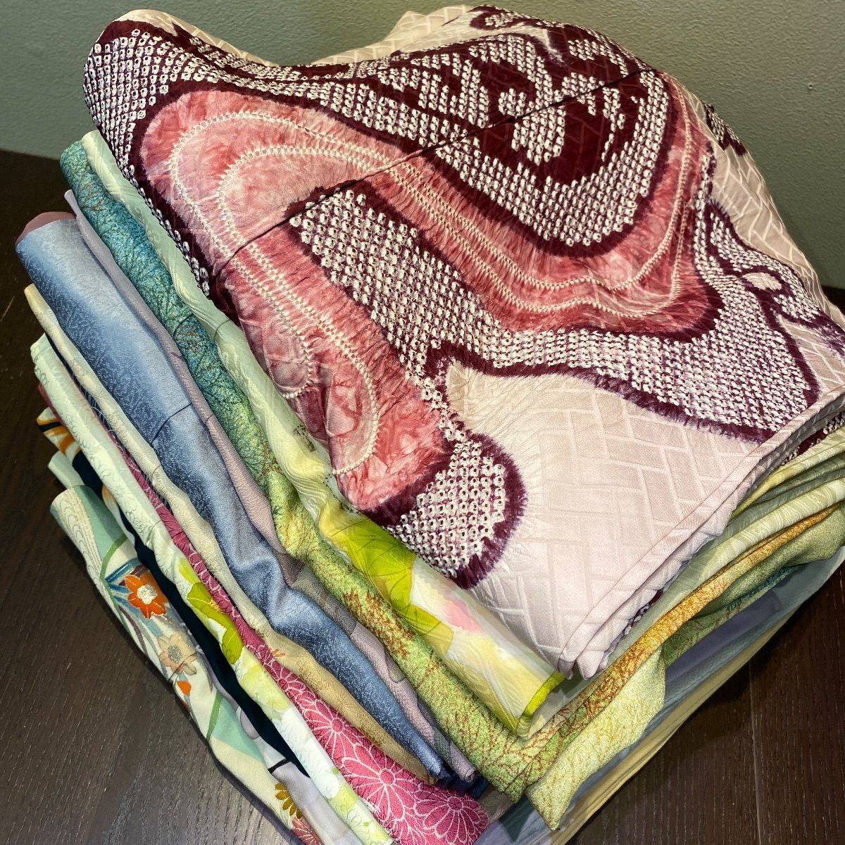 【着物まとめ売り】正絹訪問着10枚 着用可　リメイク素材　目立った汚れなし まとめ売り】正絹訪問着15枚 リメイク素材 ハンドメイド向け - メルカリ