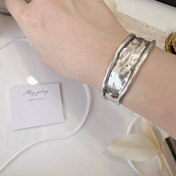 シルバーバングル ヴィンテージ加工 - メルカリ