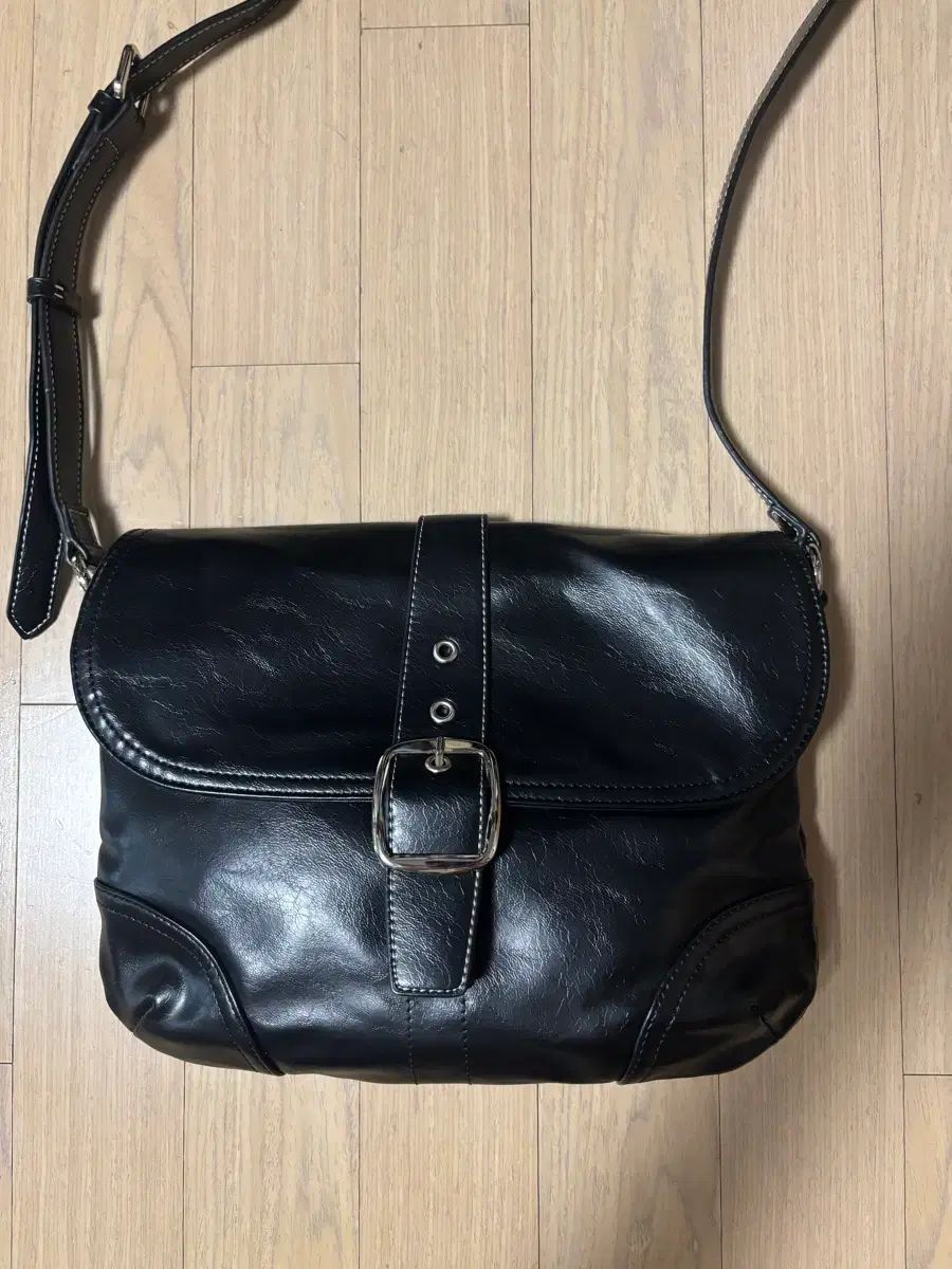 Other Tempo アザーテンポ ブラック ポコバッグ クロスバッグ