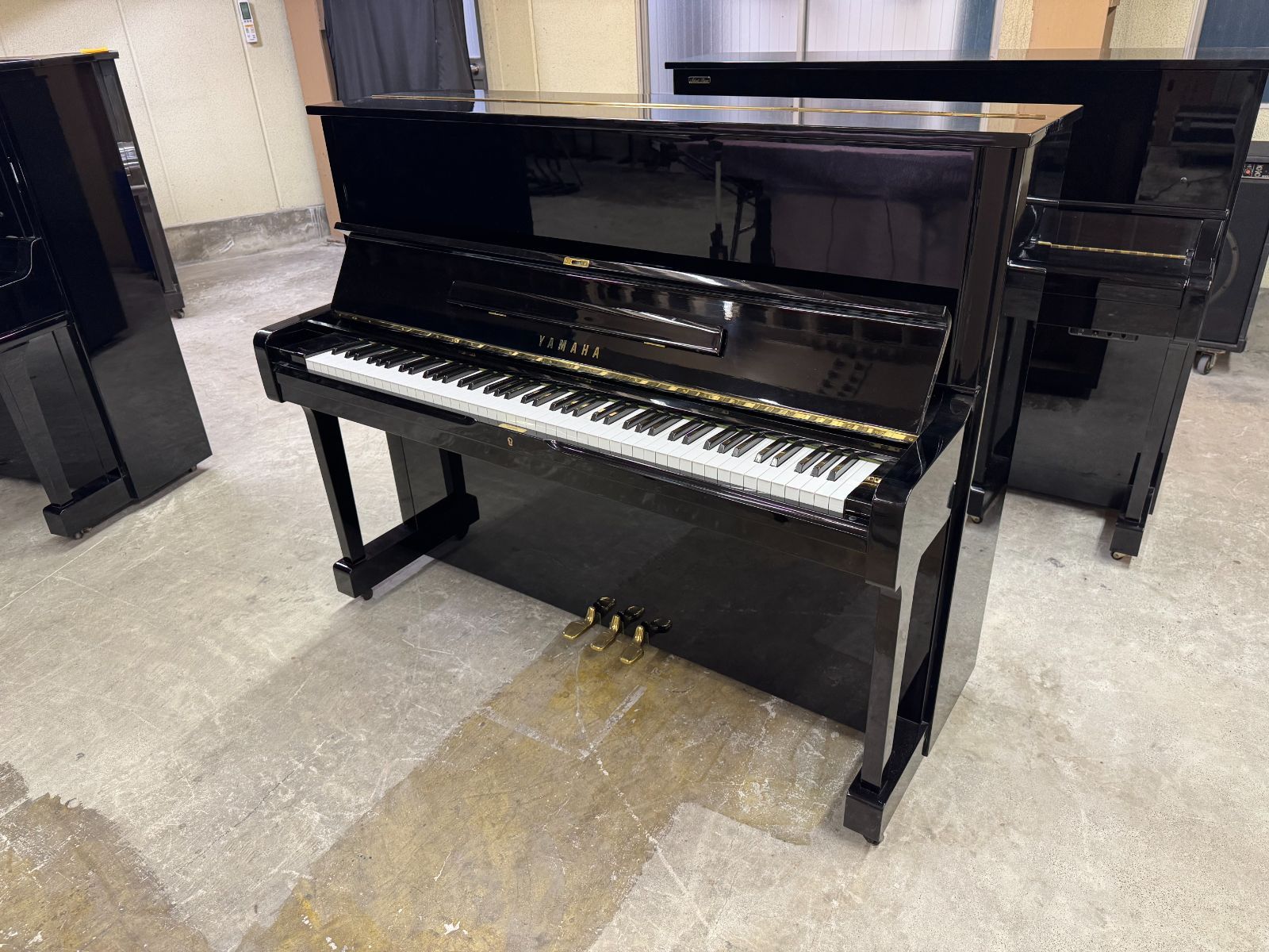 YAMAHA アップライトピアノ 黒 U1G - メルカリ