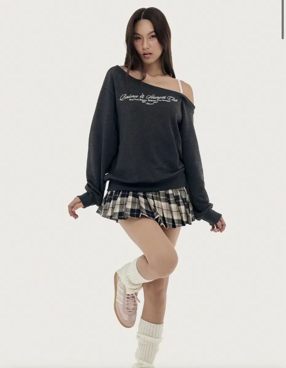 クリシアー クライヴ片方オフショルダー スウェット ダークグレー