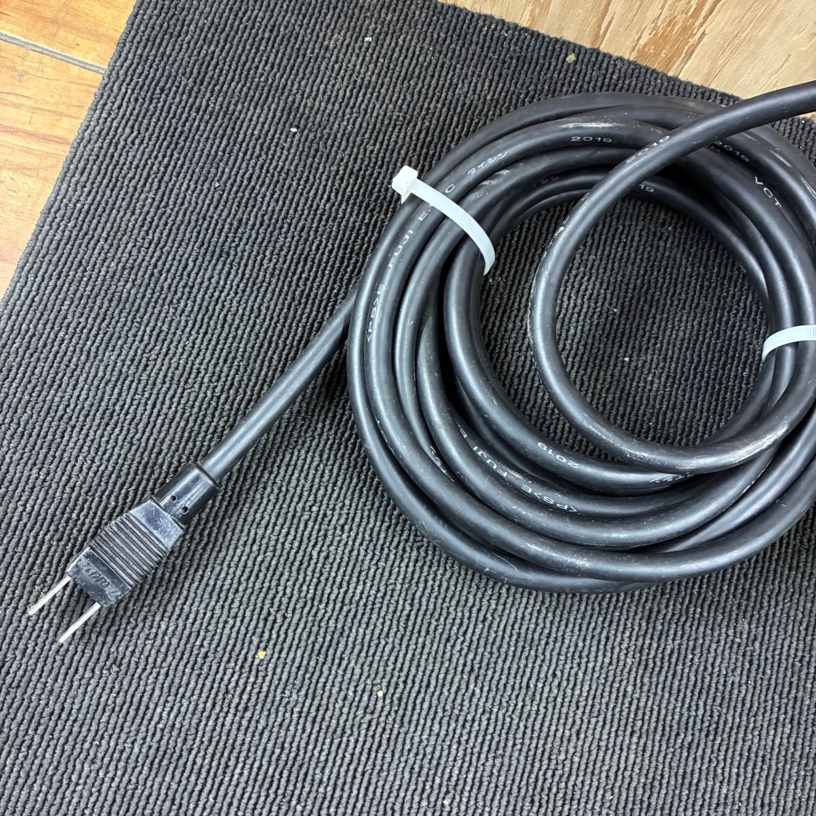 マキタ makita 216㎜卓上マルノコ LS 0840 F