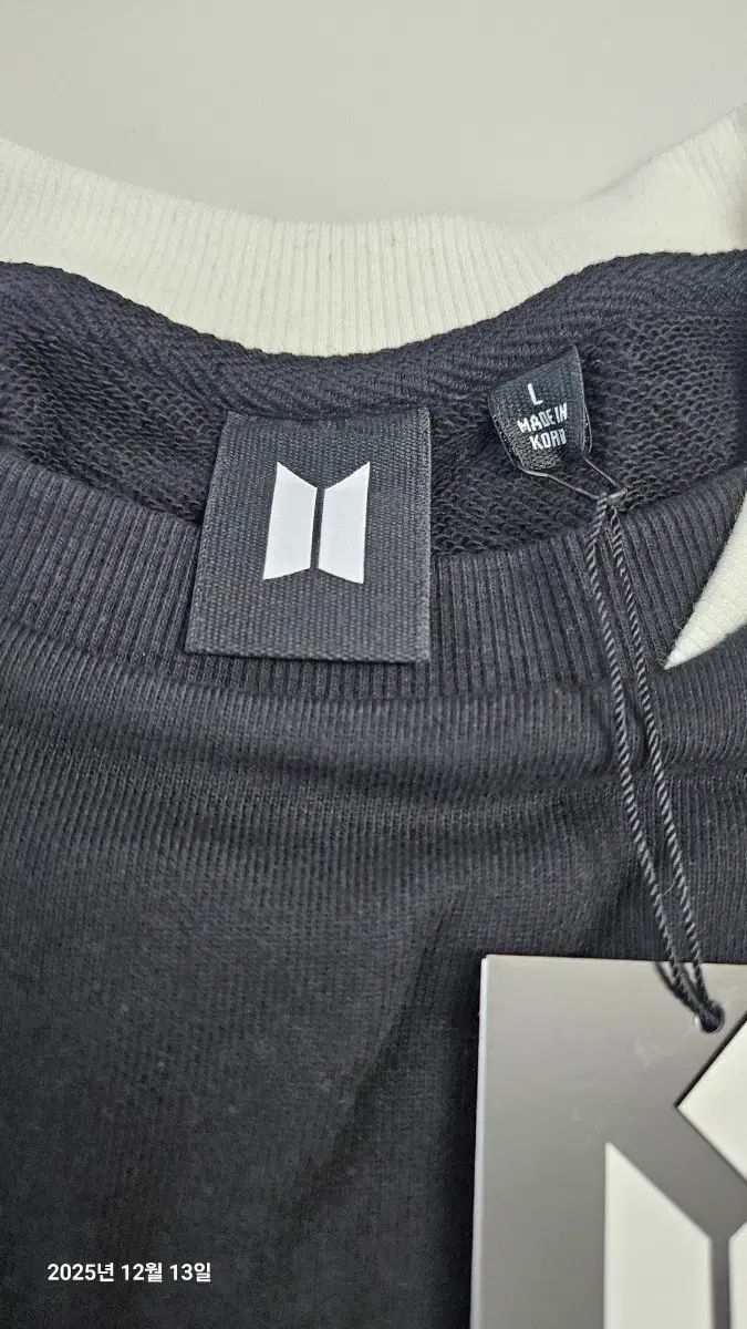 BTS MNCR 販売済み Tシャツ BTS Monochrome Merch. Concept Photo (1/3