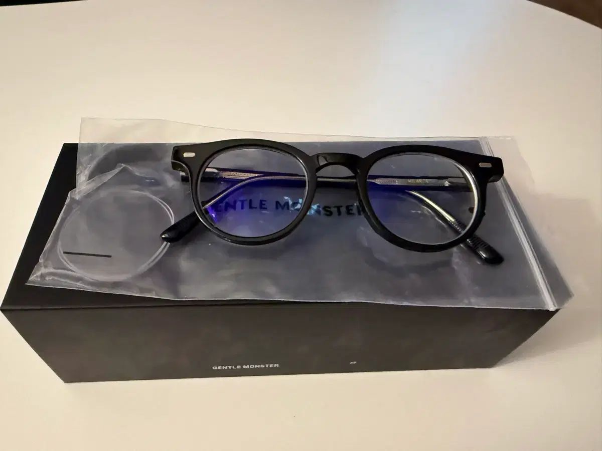 GENTLE MONSTER ジェントルモンスター ミラン 黒