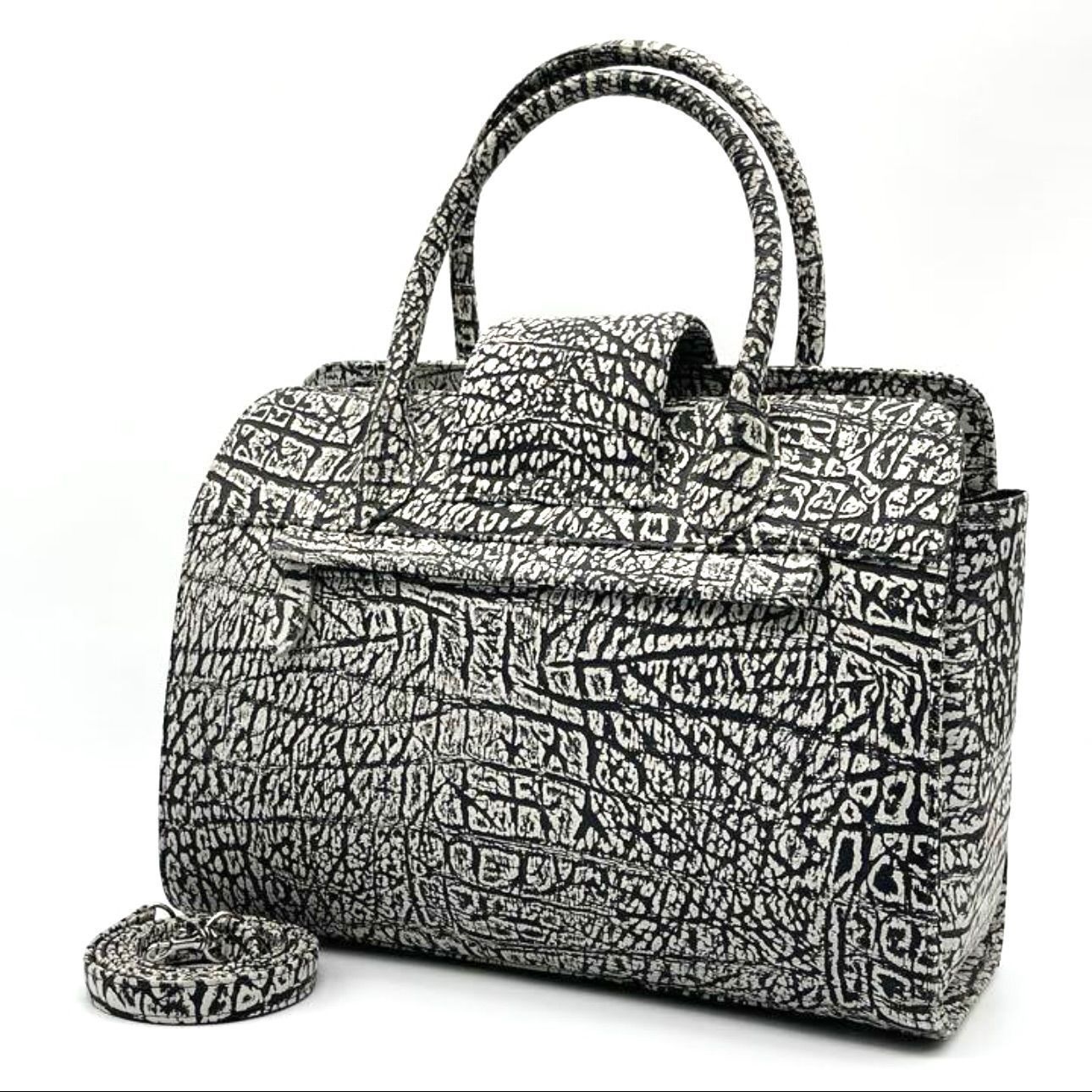 美品】HuntingWorld ハンティングワールド Antelope - メルカリ