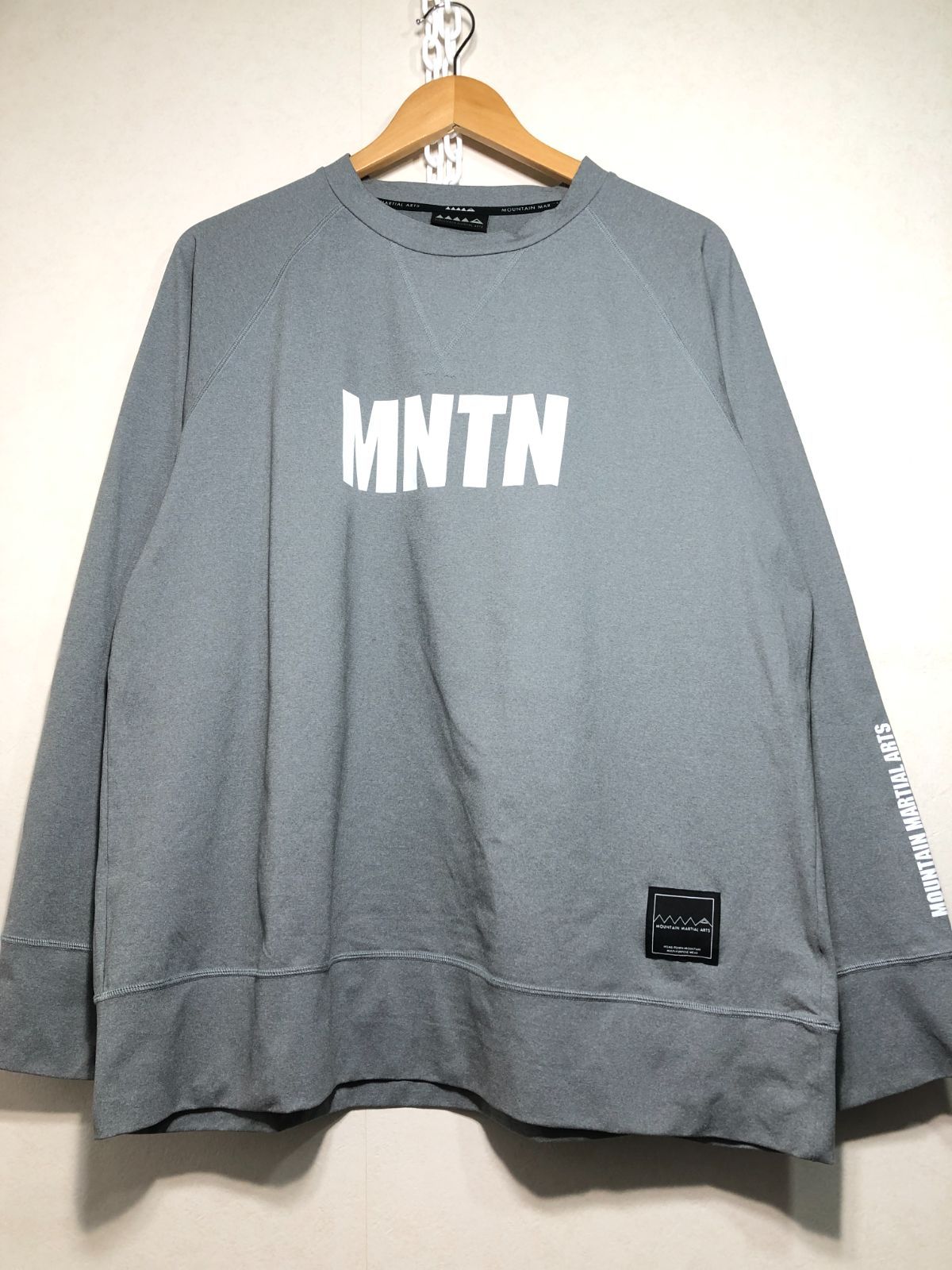 MOUNTAIN MARTIAL ARTS 長袖シャツ グレー MOUNTAIN MARTIAL ARTS 長袖シャツ グレー