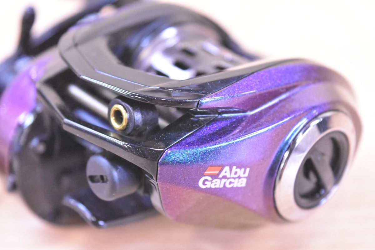 アブガルシア レボ ウルトラキャスト BF 8 右 ベイトリール abu garcia REVO ULTRACAST ショアジギング アジ メバル シーバス バス釣り