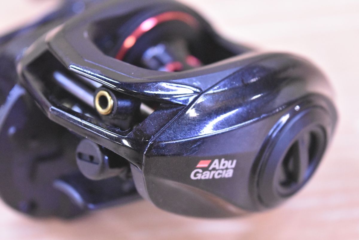 アブガルシア ベイトリール revo sx 右巻き ブラックバス 池 ダム 湖