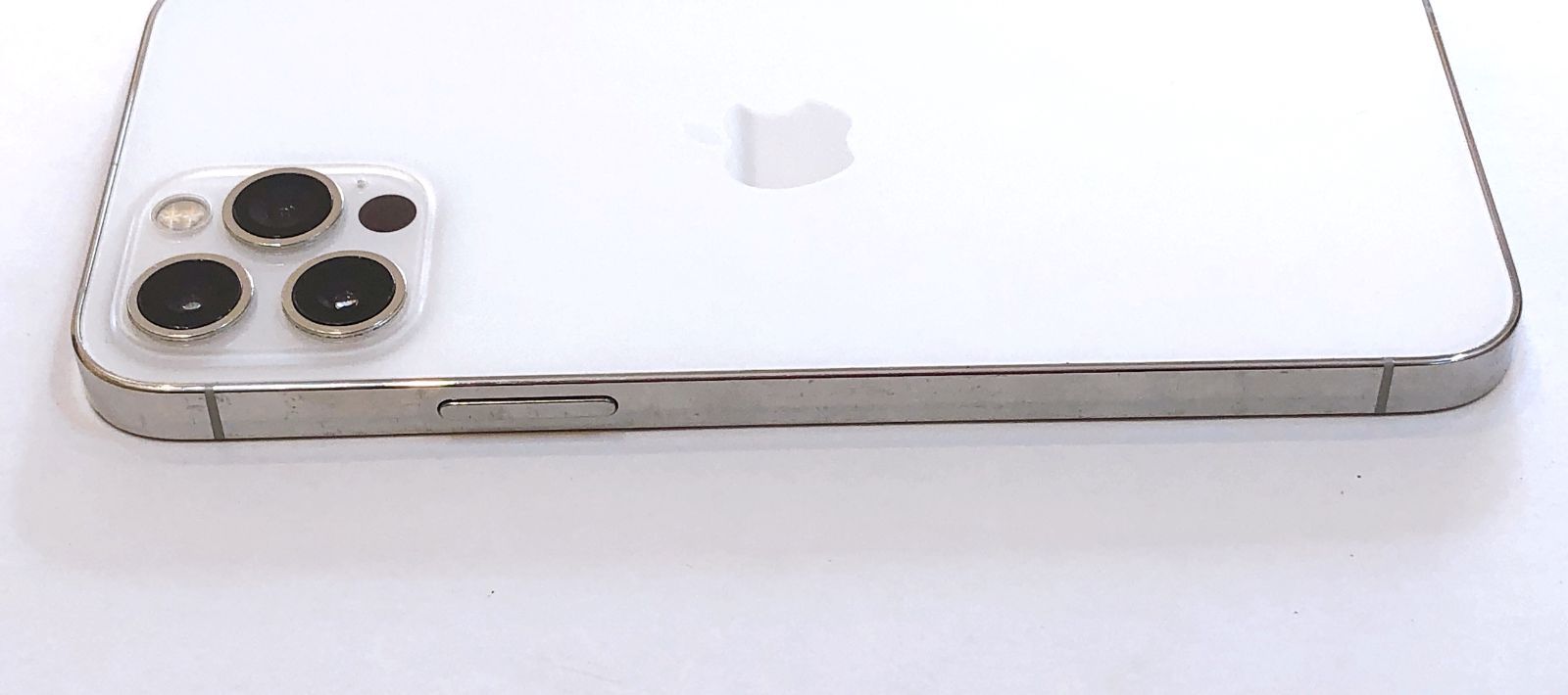 【液晶異常有り】iPhone12◇白◇本体◇64GB◇SIMフリー◇送料込み◇ Amazon | 【整備済み品】 Apple iPhone 12 64GB ホワイト SIMフリー