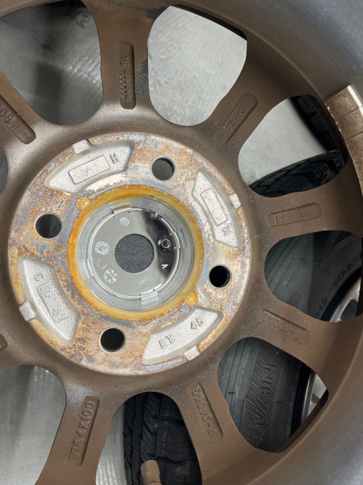 スズキエブリバンスタッドレスタイヤホイル付145