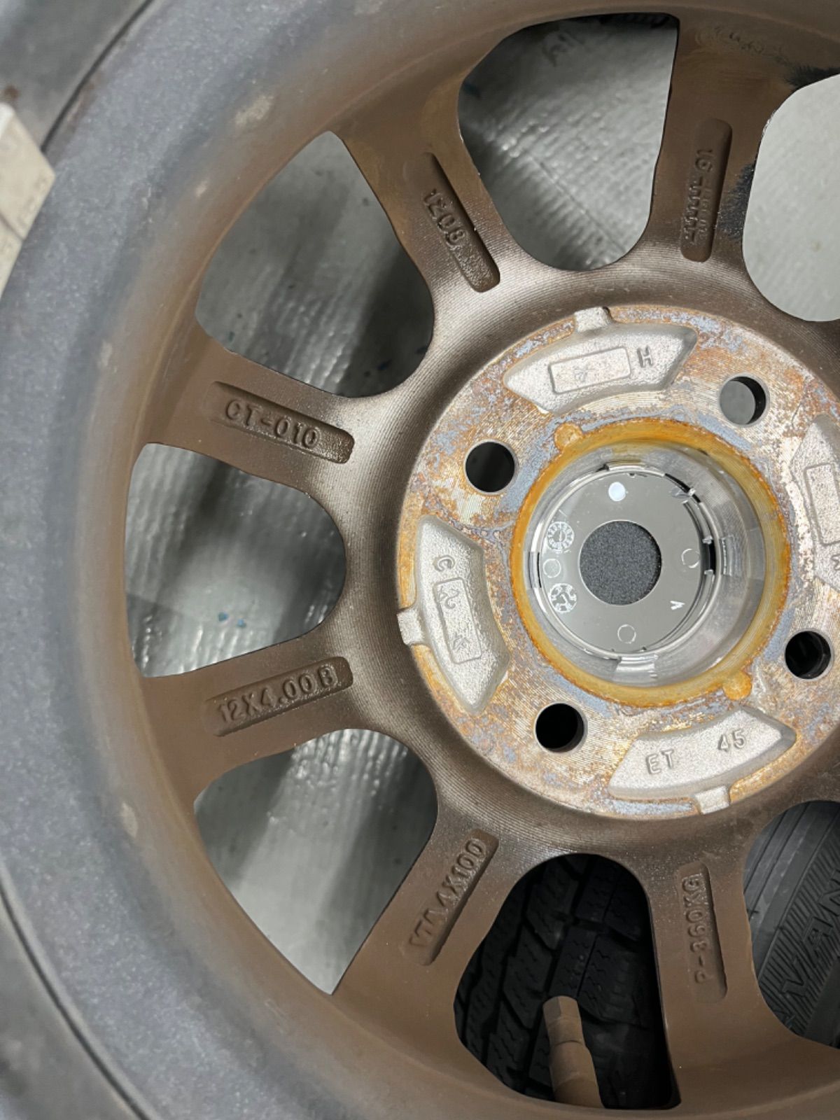 スズキエブリバンスタッドレスタイヤホイル付145