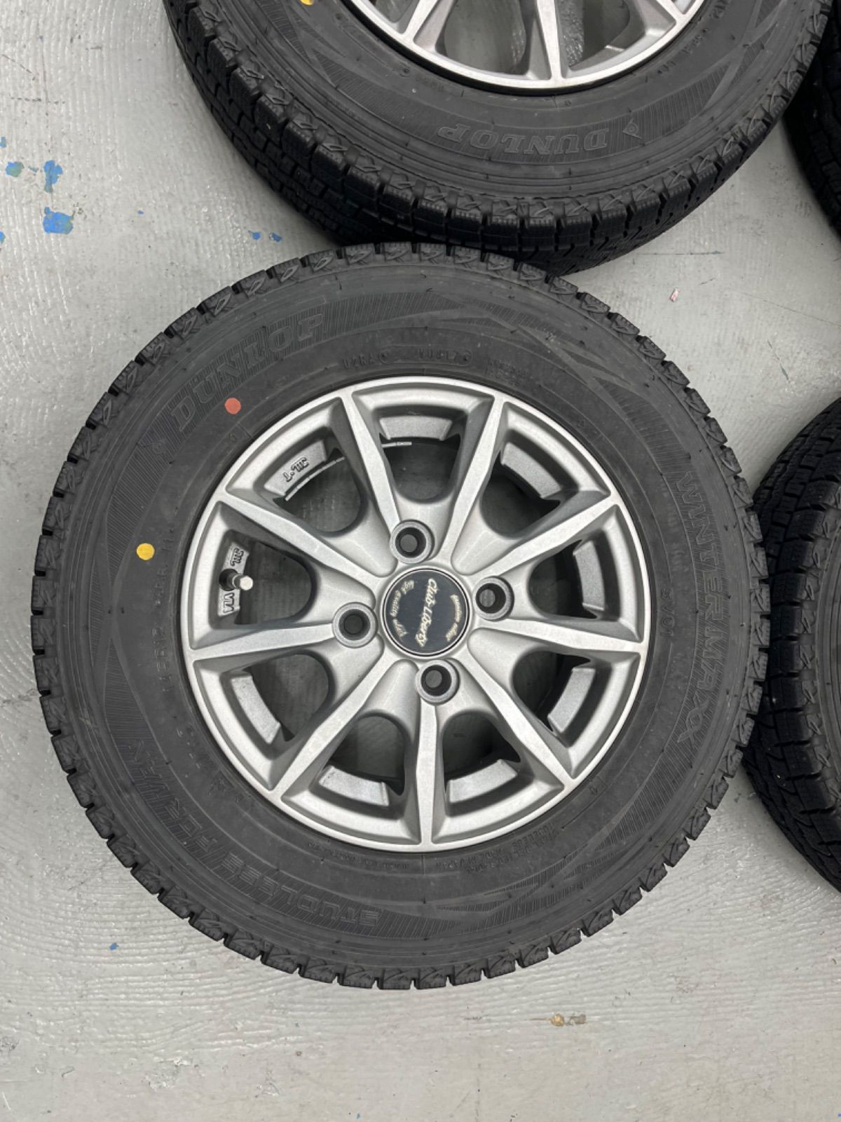  スズキエブリバンスタッドレスタイヤホイル付145 R 12 DA 64 V 12インチ以下 タイヤ ホイールセット