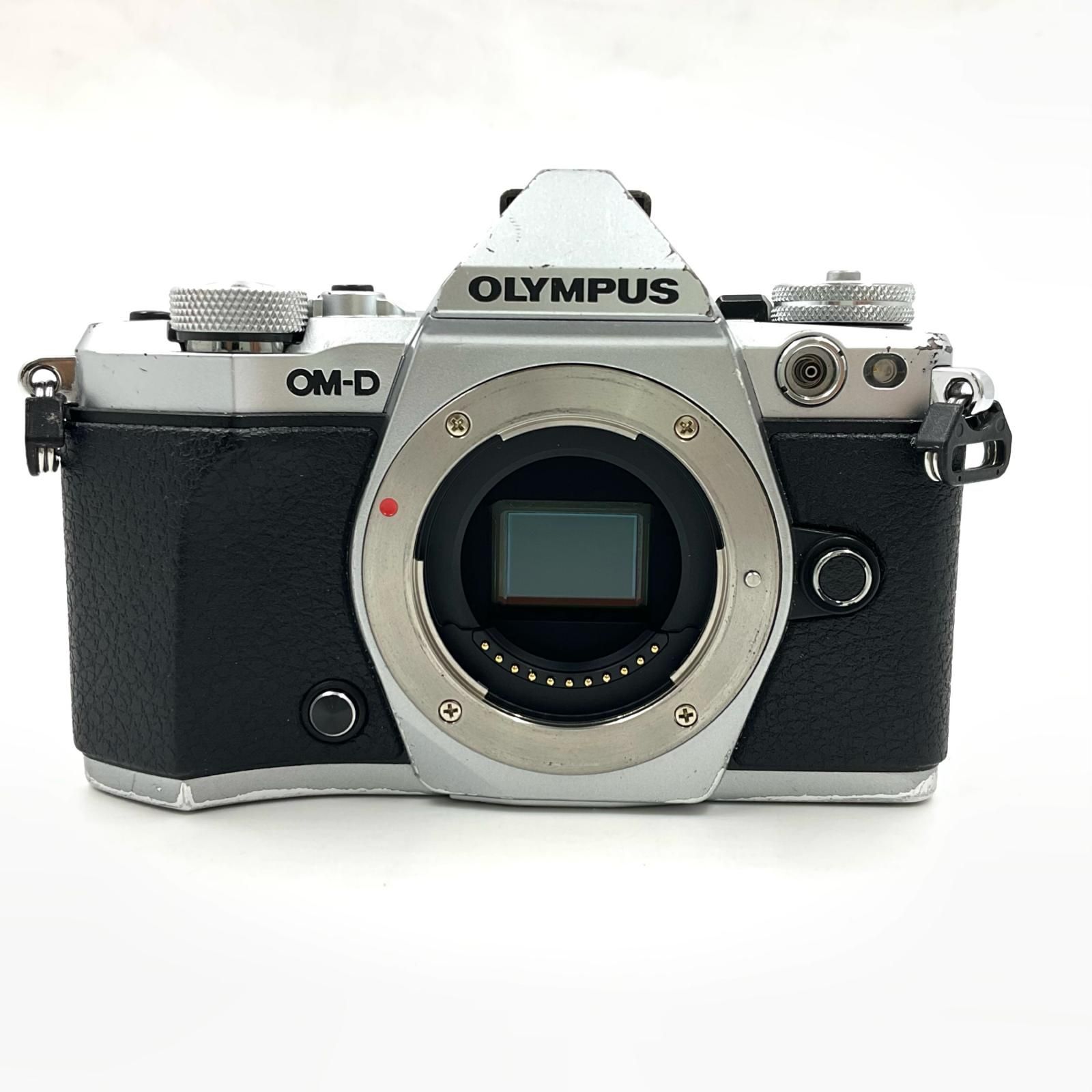 【最速発送】OLYMPUS デジタル一眼 OLYMPUS OM-D E-M5 Mark II ボディ [シルバー] シルバー【難有】