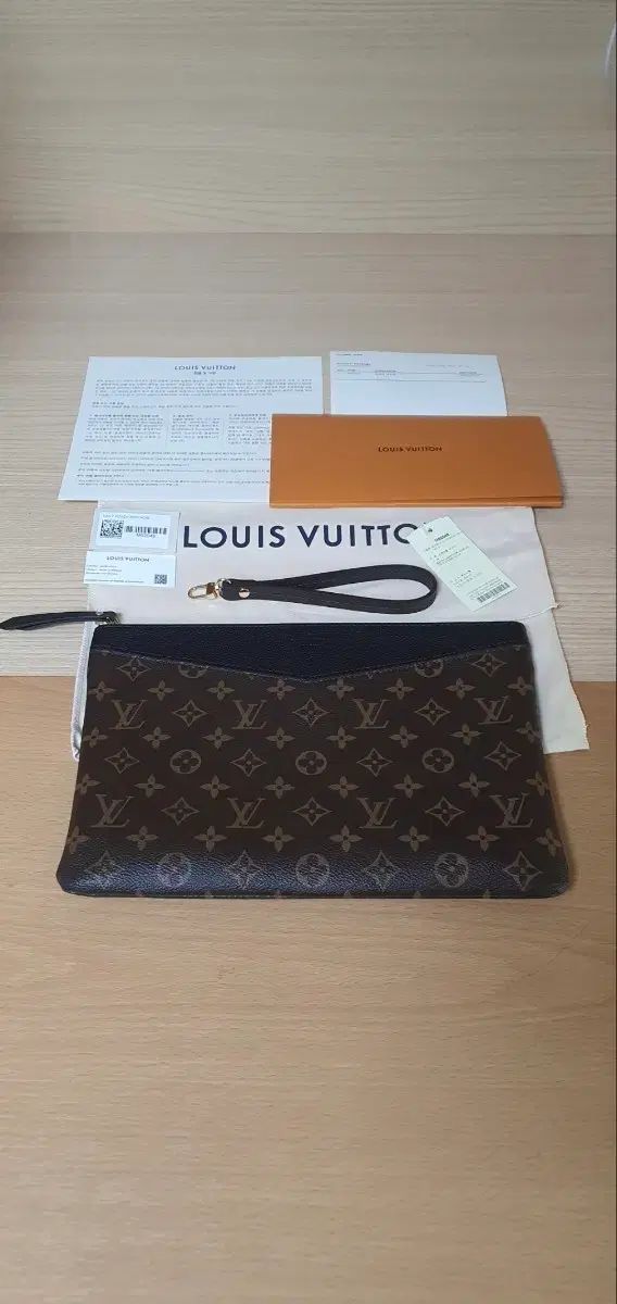ルイヴィトン デイリー クラッチバッグ|ポーチバッグ ほぼ レシートO